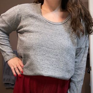 Large grey spendid sweater.